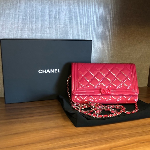 CHANEL pink patent BOY WOC BAG - Picture 11 of 13